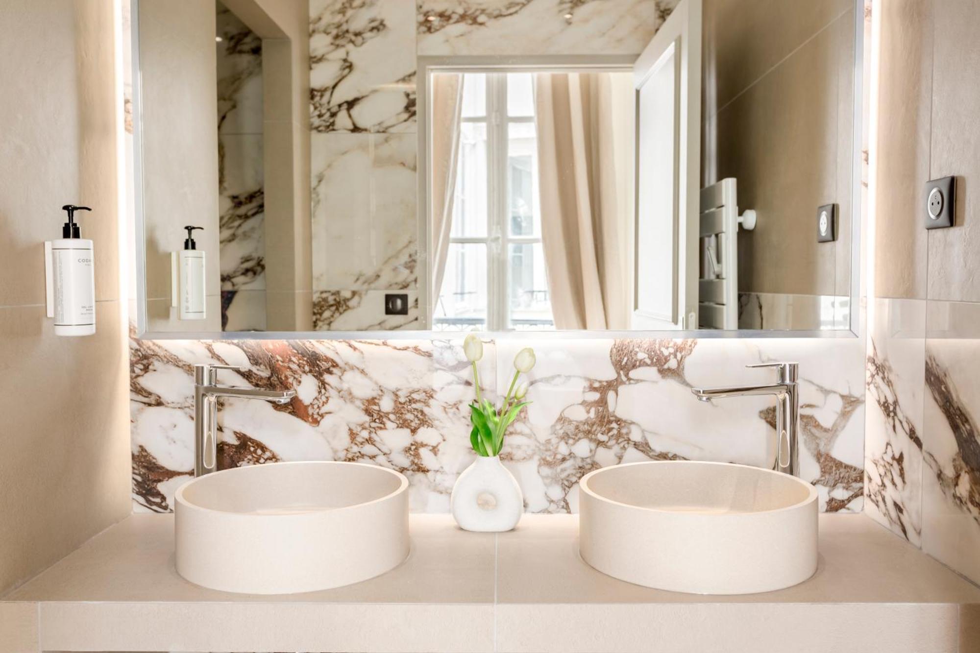 Merveil - Signature Suite - Marais - Montmartre ปารีส ภายนอก รูปภาพ
